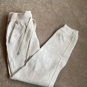 Lululemon cropped joggers